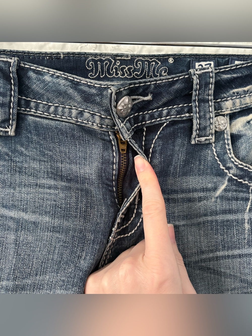 Miss Me Low Rise Straight Distressed Jeans Size 27 - Picture 3 of 8